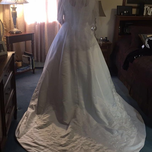 NWT... Gloria Vanderbilt wedding dress size 18 - Picture 2 of 8